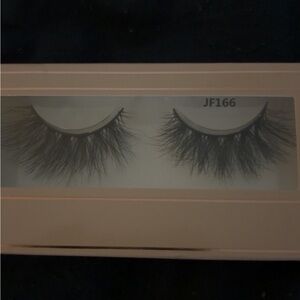 Luxurious Black False Eyelashes